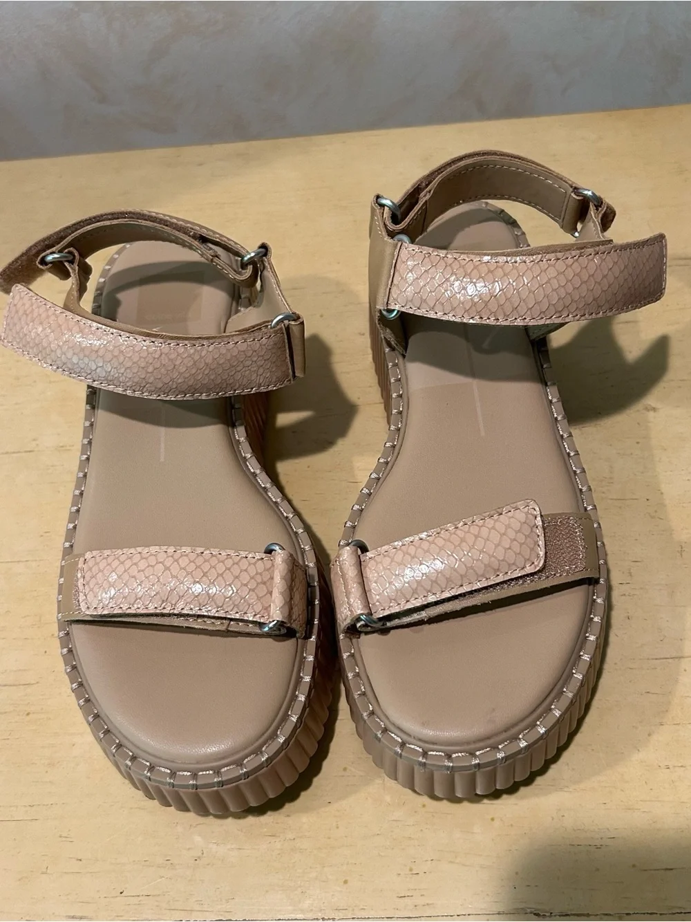 Dolce vita women’s Debra toffee platform sandals  size 8
